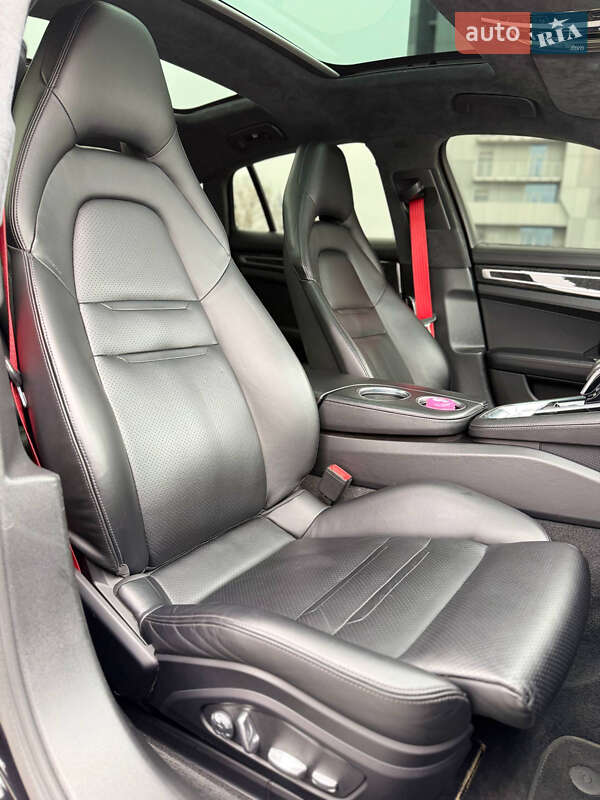 Фастбек Porsche Panamera 2016 в Києві фото 7 Фастбек Porsche Panamera 2016 в Києві