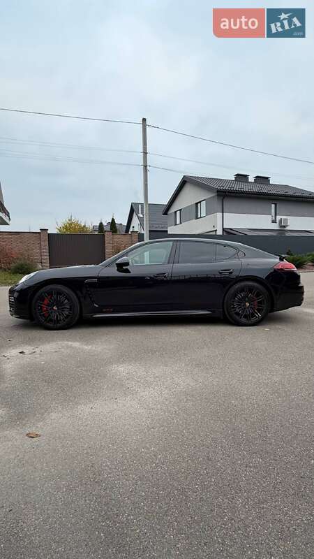 Фастбэк Porsche Panamera 2015 в Киеве