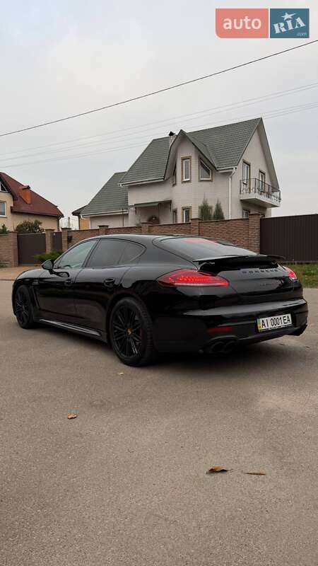 Фастбэк Porsche Panamera 2015 в Киеве