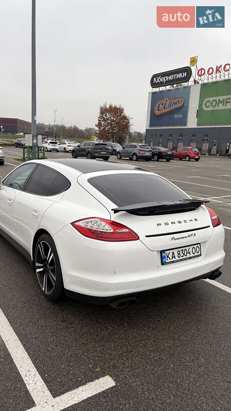 Фастбек Porsche Panamera 2012 в Києві