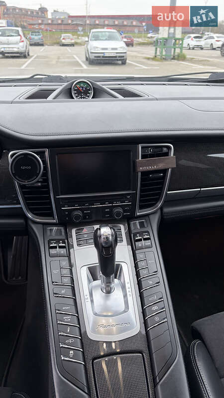 Фастбек Porsche Panamera 2012 в Києві
