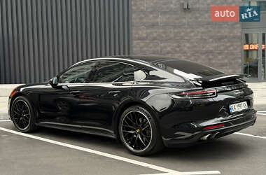 Фастбек Porsche Panamera 2018 в Києві