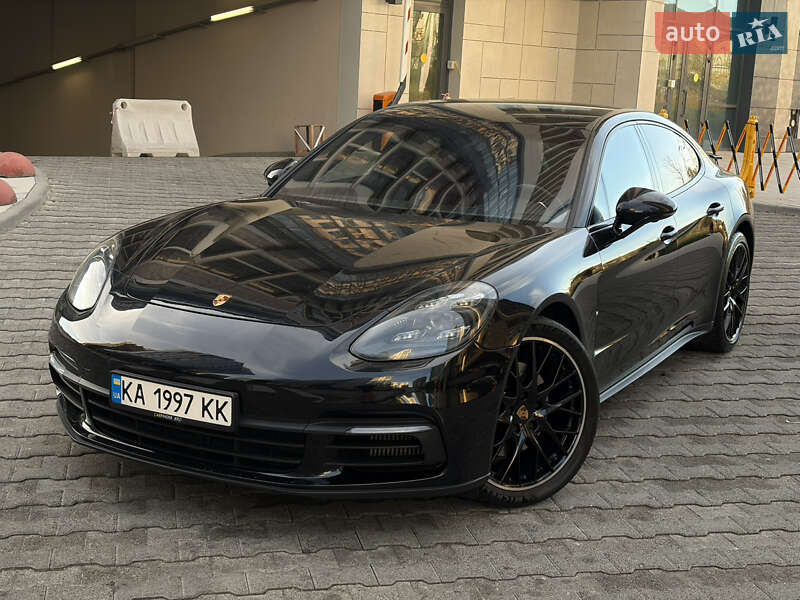 Фастбэк Porsche Panamera 2018 в Киеве фото 12 Фастбэк Porsche Panamera 2018 в Киеве