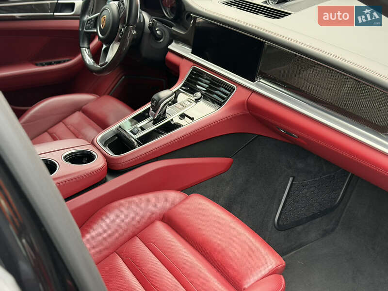 Фастбэк Porsche Panamera 2018 в Киеве фото 21 Фастбэк Porsche Panamera 2018 в Киеве