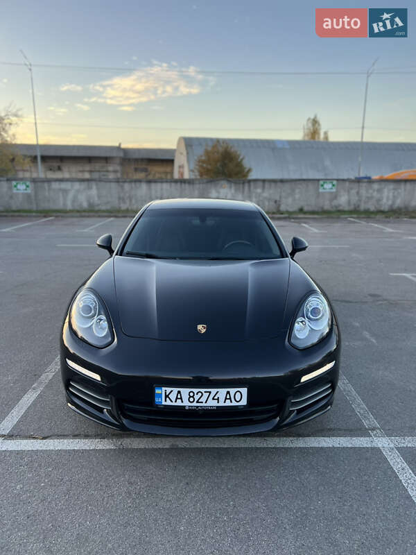 Фастбек Porsche Panamera 2013 в Києві фото 6 Фастбек Porsche Panamera 2013 в Києві