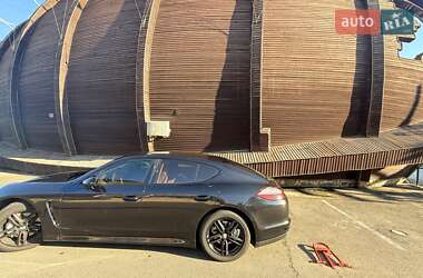 Фастбек Porsche Panamera 2010 в Одесі