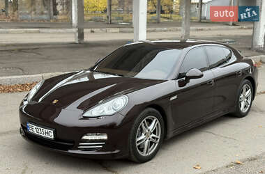 Фастбэк Porsche Panamera 2012 в Черкассах