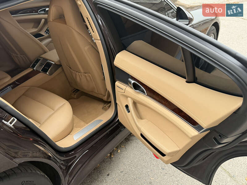 Фастбэк Porsche Panamera 2012 в Черкассах фото 26 Фастбэк Porsche Panamera 2012 в Черкассах