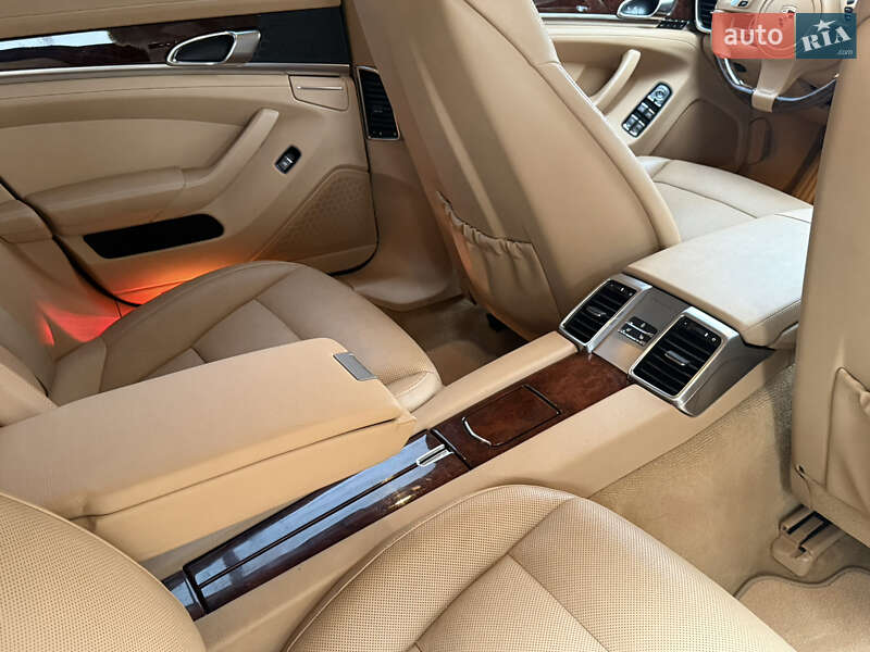 Фастбэк Porsche Panamera 2012 в Черкассах фото 28 Фастбэк Porsche Panamera 2012 в Черкассах