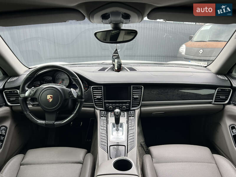 Фастбэк Porsche Panamera 2011 в Одессе фото 10 Фастбэк Porsche Panamera 2011 в Одессе
