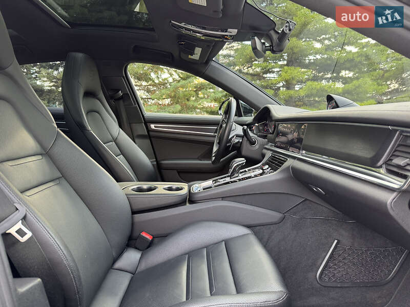 Фастбэк Porsche Panamera 2022 в Одессе