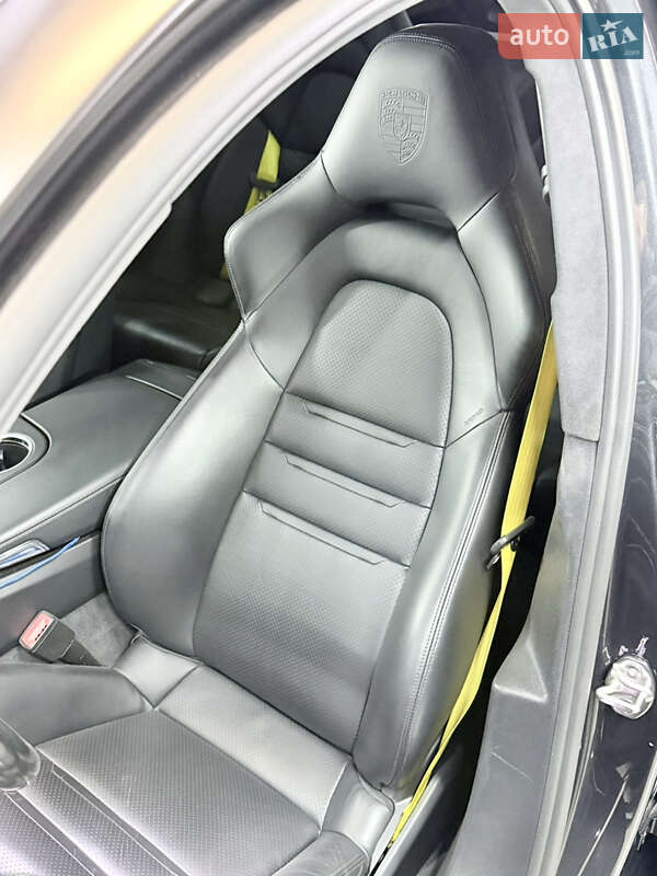 Фастбек Porsche Panamera 2017 в Києві фото 75 Фастбек Porsche Panamera 2017 в Києві