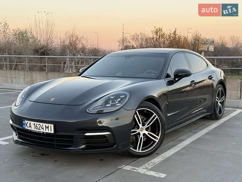 Фастбек Porsche Panamera 2018 в Києві