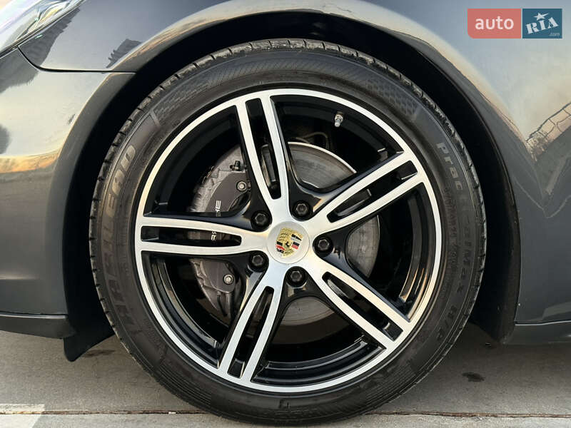 Фастбек Porsche Panamera 2018 в Києві