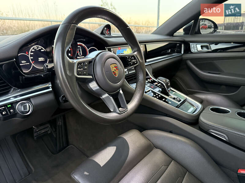 Фастбек Porsche Panamera 2018 в Києві