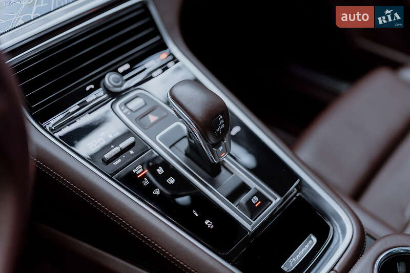 Фастбек Porsche Panamera 2020 в Дніпрі фото 25 Фастбек Porsche Panamera 2020 в Дніпрі
