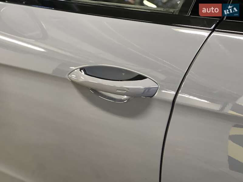 Фастбэк Porsche Panamera 2025 в Киеве