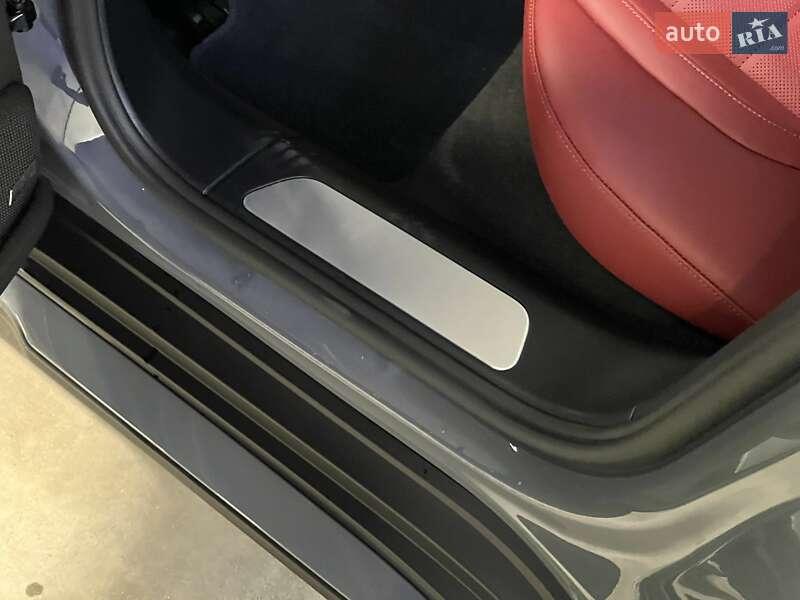 Фастбэк Porsche Panamera 2025 в Киеве