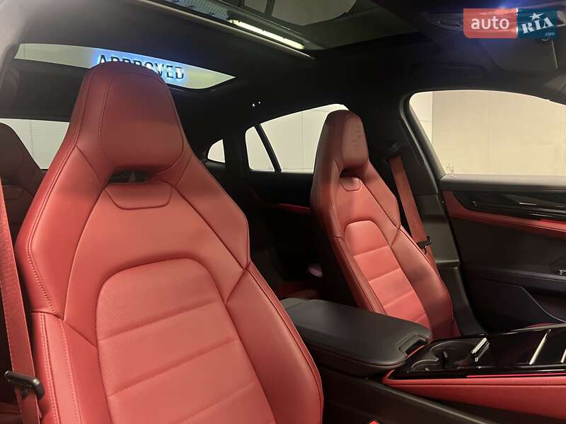 Фастбэк Porsche Panamera 2025 в Киеве