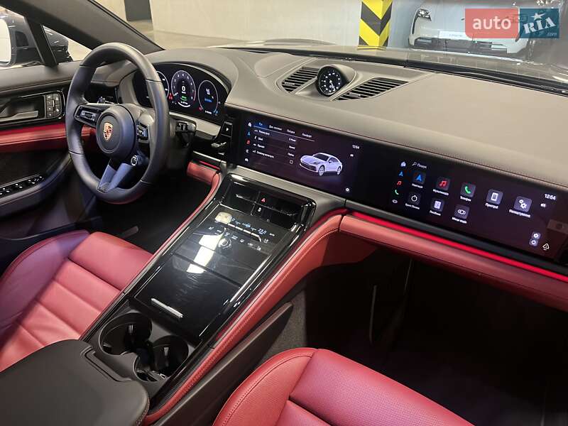 Фастбэк Porsche Panamera 2025 в Киеве