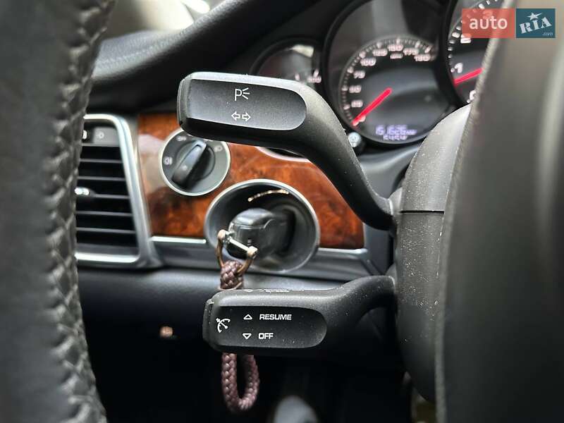 Фастбэк Porsche Panamera 2012 в Киеве