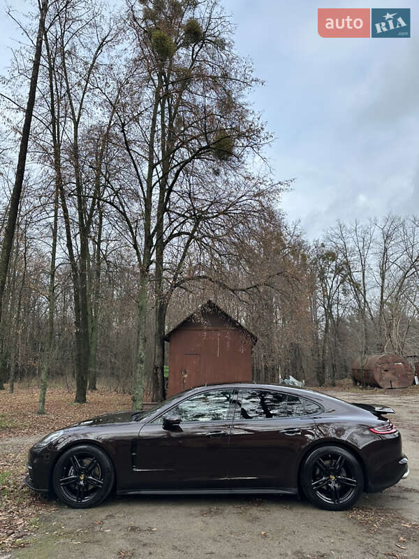 Фастбек Porsche Panamera 2017 в Києві