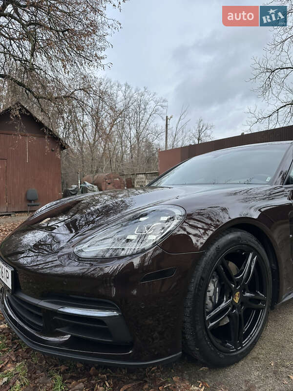 Фастбек Porsche Panamera 2017 в Києві