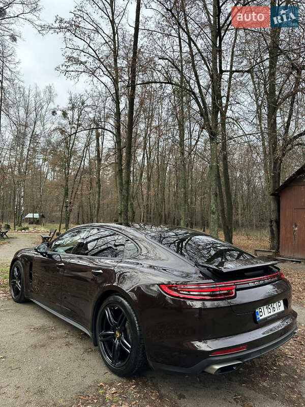 Фастбек Porsche Panamera 2017 в Києві