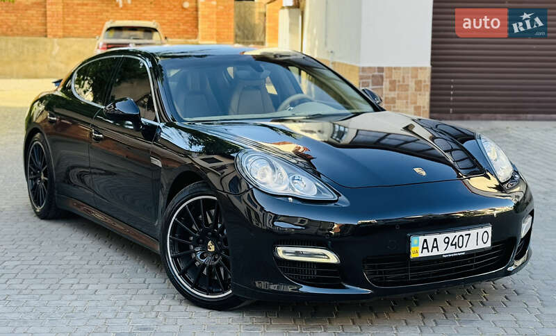 Фастбэк Porsche Panamera 2010 в Одессе
