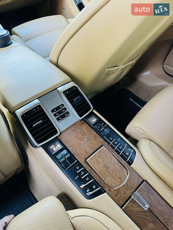 Фастбэк Porsche Panamera 2010 в Одессе