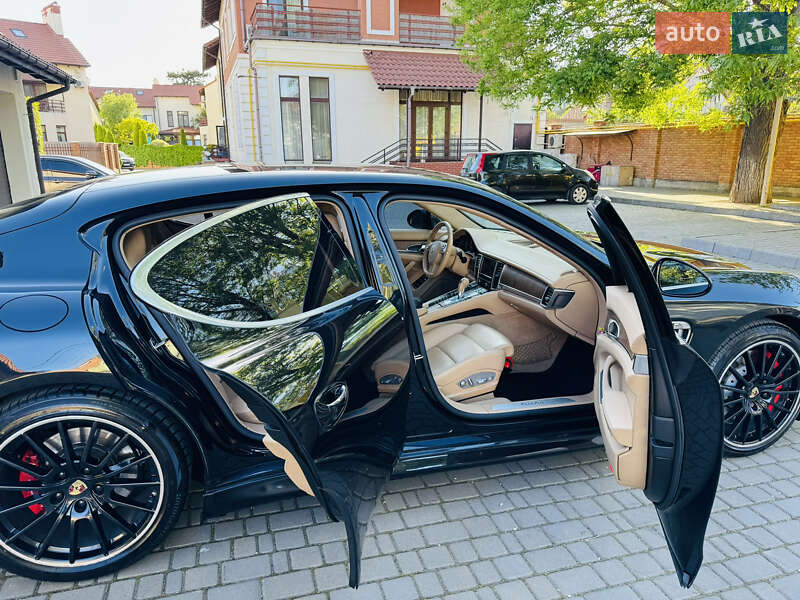 Фастбэк Porsche Panamera 2010 в Одессе