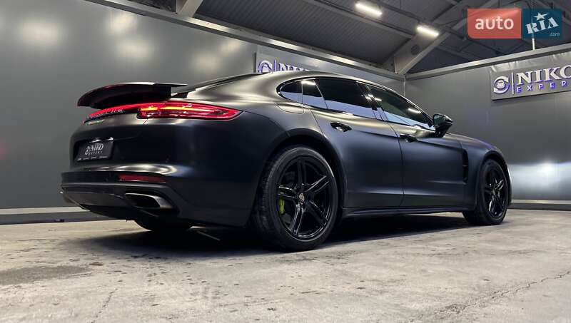 Фастбэк Porsche Panamera 2017 в Киеве