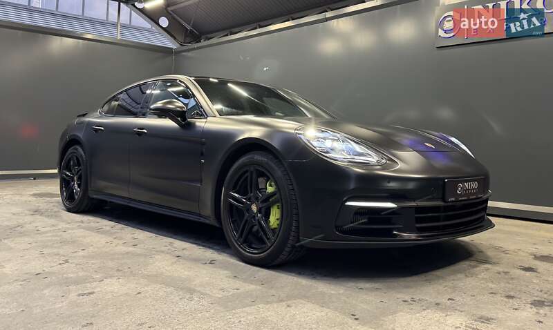 Фастбэк Porsche Panamera 2017 в Киеве