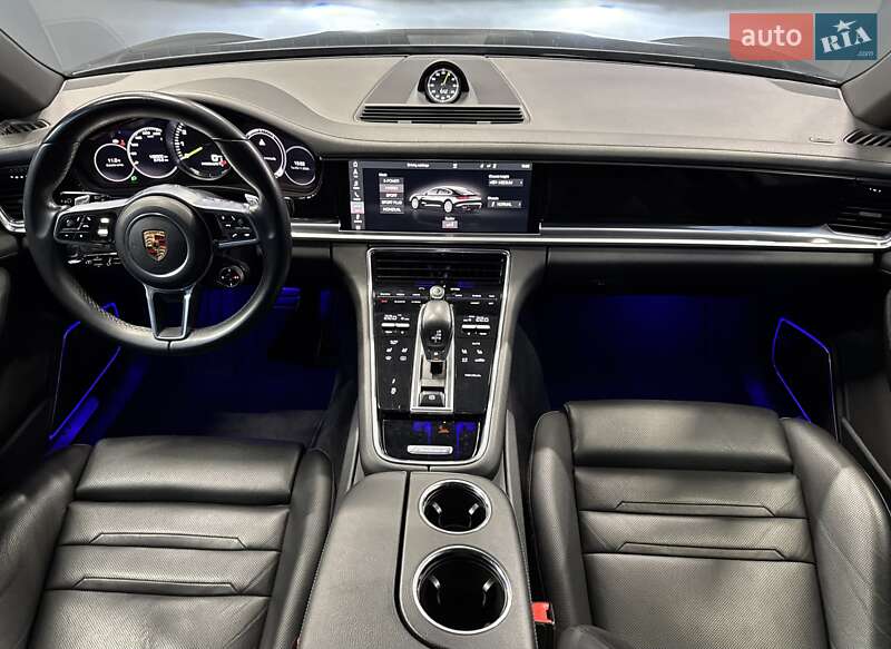 Фастбэк Porsche Panamera 2017 в Киеве