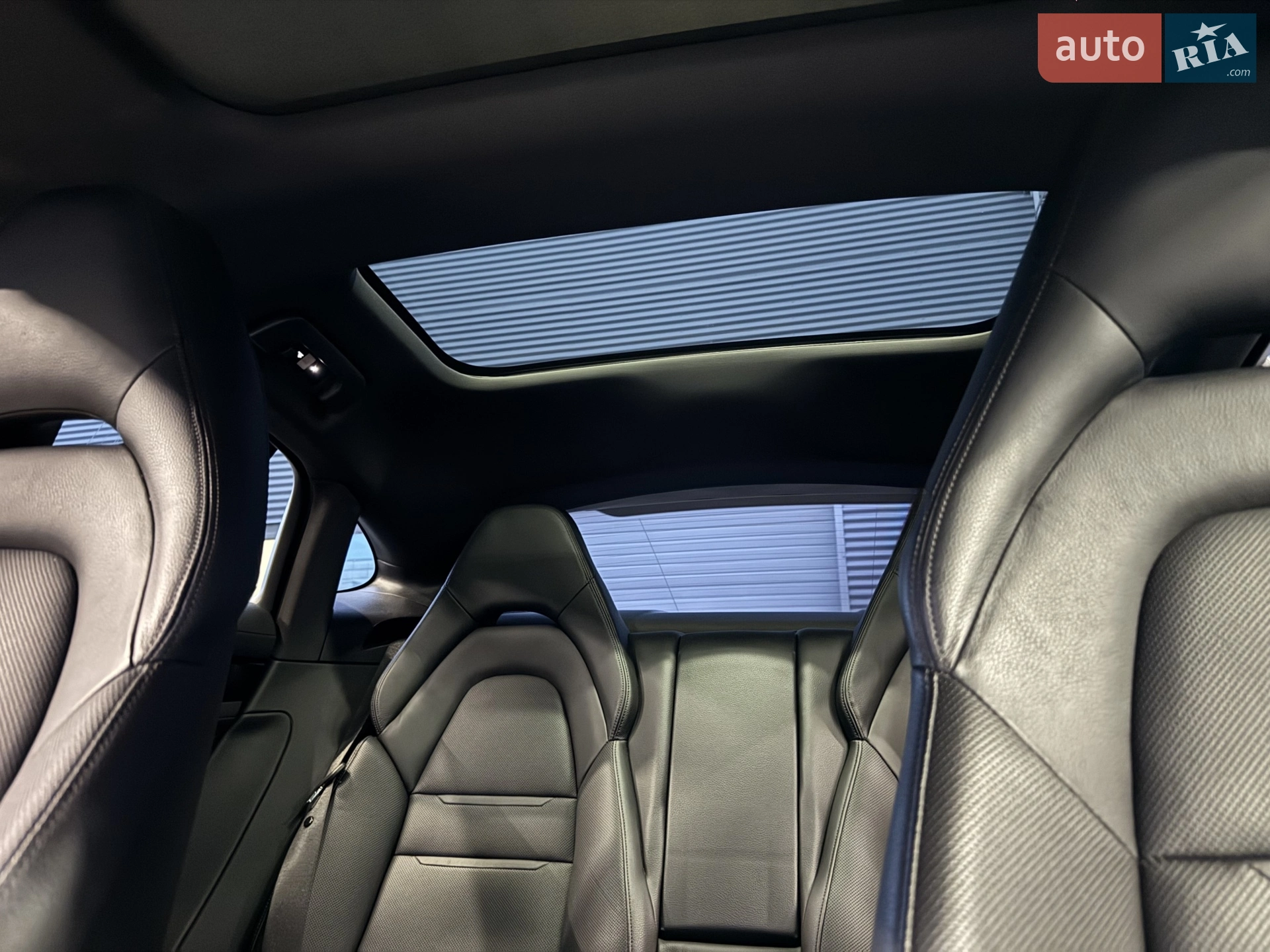2017 Porsche Panamera - мініатюра 29