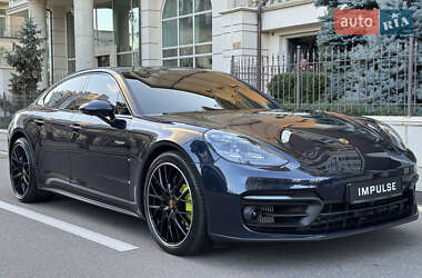 Фастбек Porsche Panamera 2020 в Києві