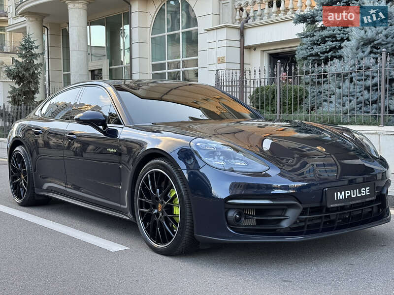 Фастбек Porsche Panamera 2020 в Києві