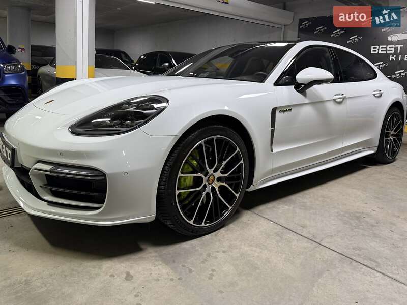 Фастбэк Porsche Panamera 2023 в Киеве фото 20 Фастбэк Porsche Panamera 2023 в Киеве