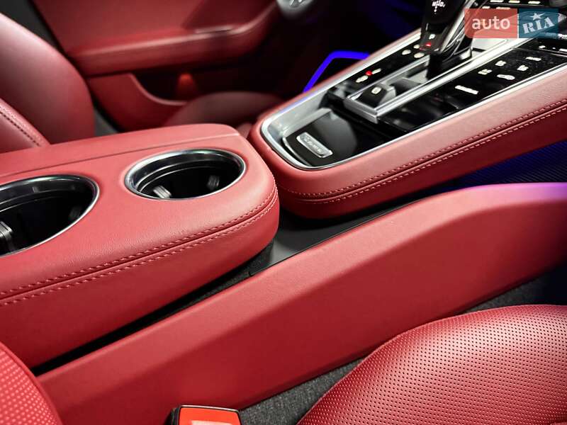 Фастбэк Porsche Panamera 2023 в Киеве фото 107 Фастбэк Porsche Panamera 2023 в Киеве