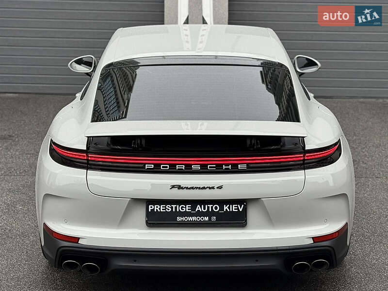 Фастбэк Porsche Panamera 2024 в Киеве