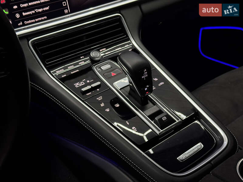 Фастбек Porsche Panamera 2023 в Києві