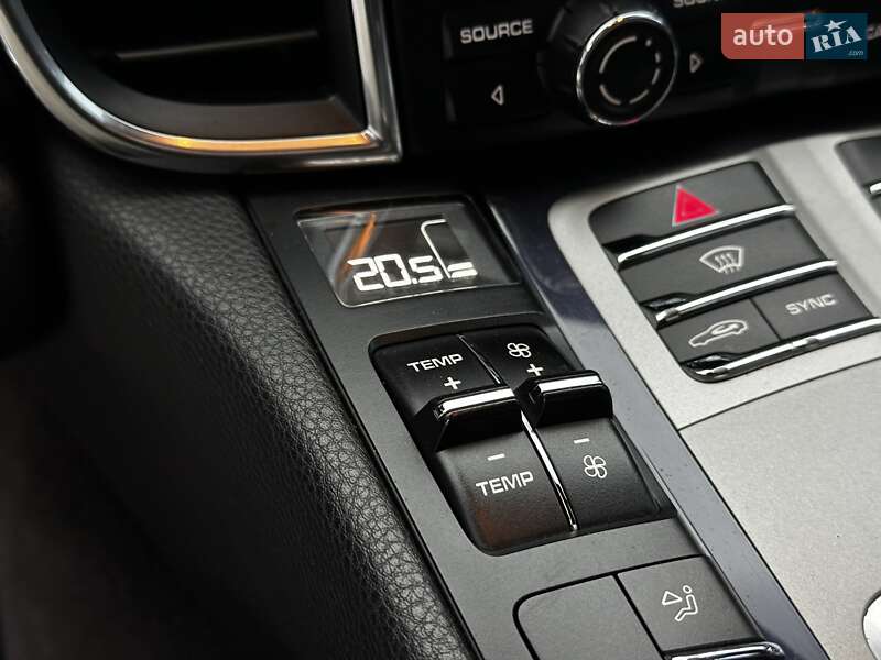Фастбэк Porsche Panamera 2013 в Львове фото 33 Фастбэк Porsche Panamera 2013 в Львове