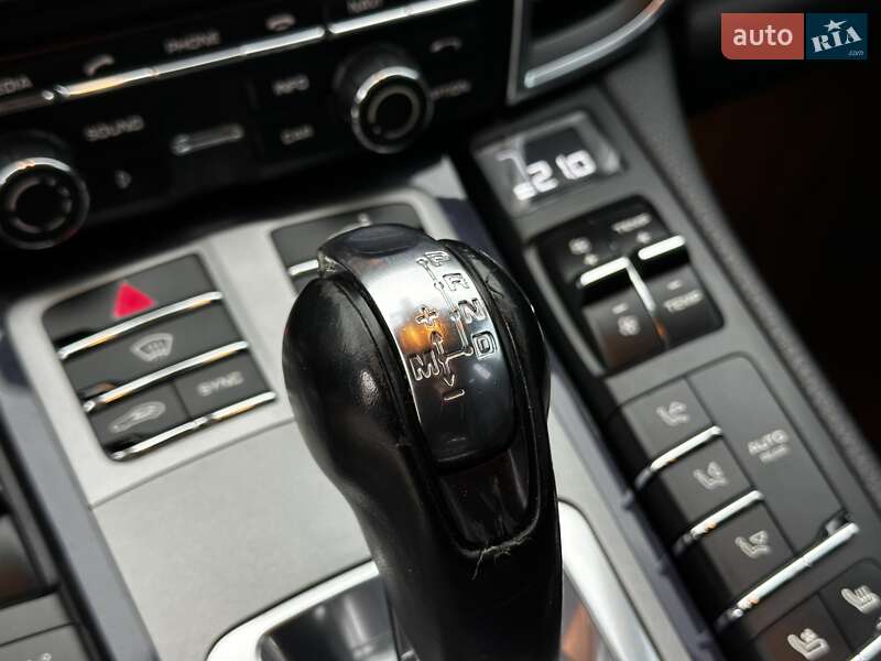 Фастбэк Porsche Panamera 2013 в Львове фото 38 Фастбэк Porsche Panamera 2013 в Львове