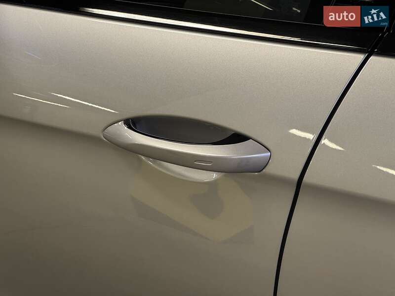 Фастбэк Porsche Panamera 2019 в Киеве фото 17 Фастбэк Porsche Panamera 2019 в Киеве