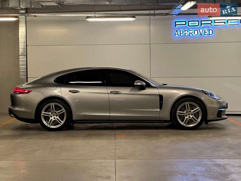 Фастбэк Porsche Panamera 2019 в Киеве фото 11 Фастбэк Porsche Panamera 2019 в Киеве