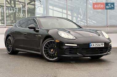 Фастбэк Porsche Panamera 2014 в Киеве