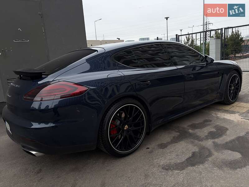 Фастбек Porsche Panamera 2013 в Києві фото 42 Фастбек Porsche Panamera 2013 в Києві