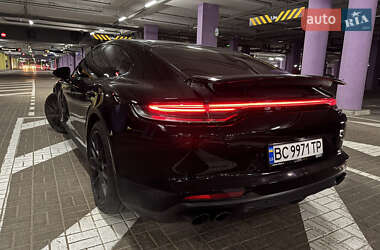 Фастбэк Porsche Panamera 2022 в Киеве