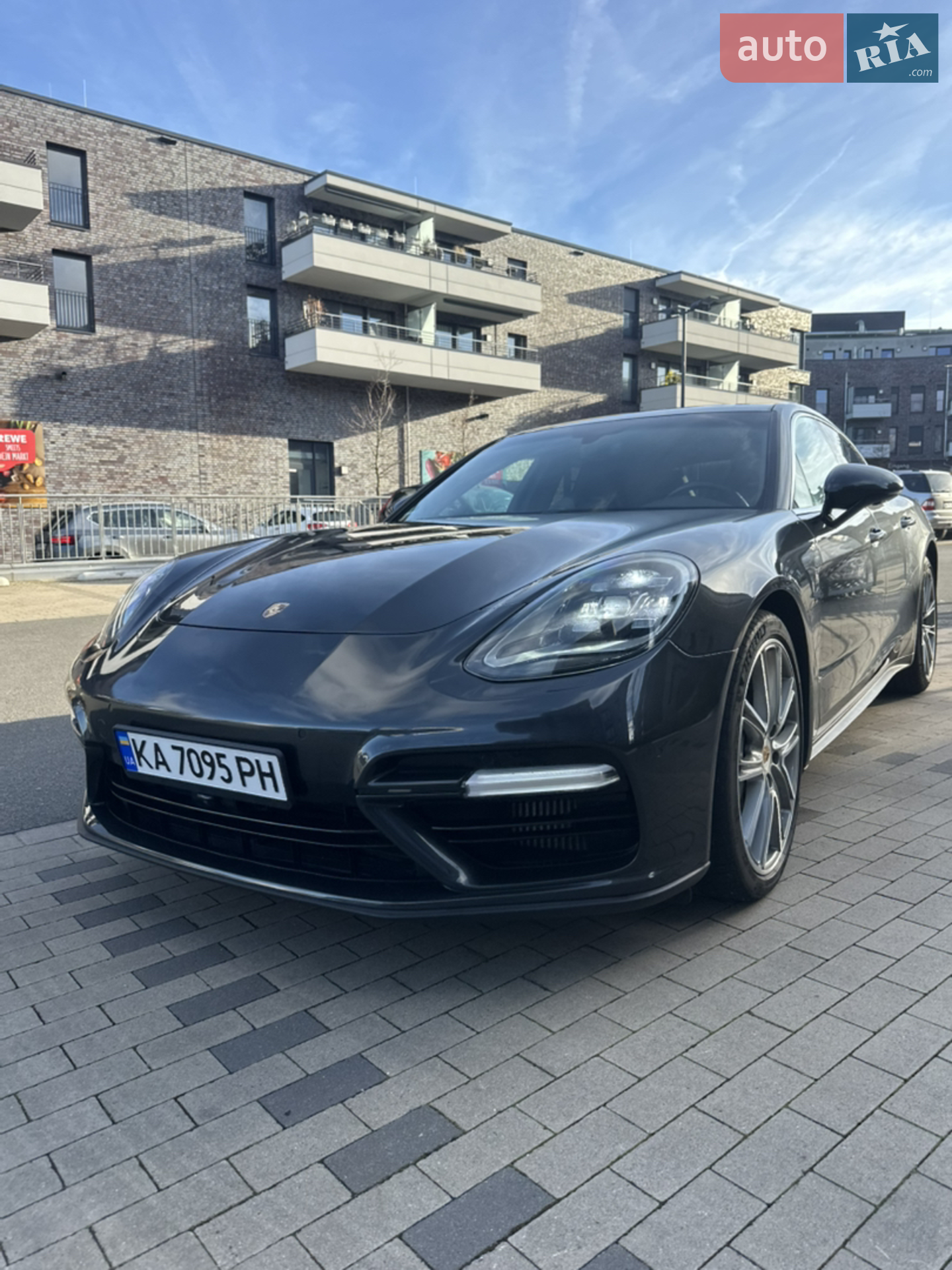 2017 Porsche Panamera - мініатюра 4