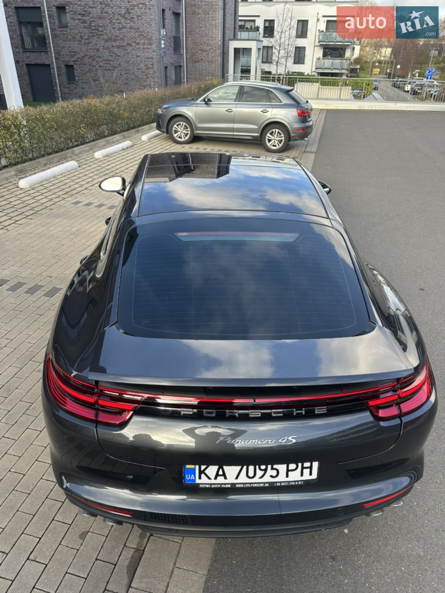 2017 Porsche Panamera - мініатюра 26